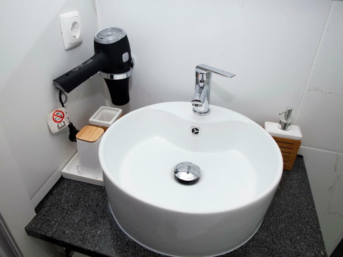 Central Apartamento 0 Ac Metro Nearby ปอร์โต ภายนอก รูปภาพ